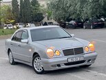 Mercedes E 240-4