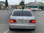 Mercedes E 240-7
