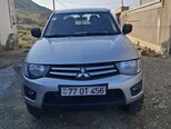 Mitsubishi L200-1
