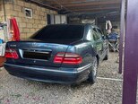 Mercedes E 270-4