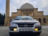 Opel Omega-2