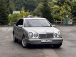 Mercedes E 240-1