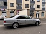 Mercedes E 240-4