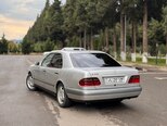 Mercedes E 240-5