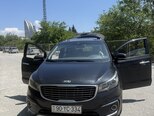 Kia Carnival-1