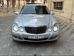 Mercedes E 220-1