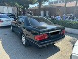 Mercedes E 230-5