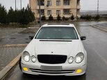 Mercedes E 240-1