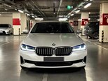 BMW 530e-13