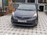 Toyota Prius V-1
