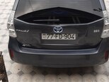 Toyota Prius V-2