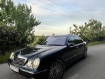 Mercedes E 270-1