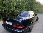 Mercedes E 270-3