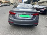 Hyundai Accent-7