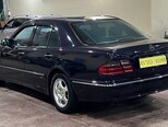 Mercedes E 240-11