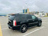 Cadillac Escalade-4