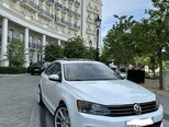 Volkswagen Jetta-1