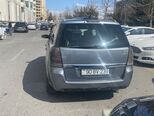 Opel Zafira-5