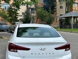 Hyundai Elantra-3
