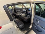 Nissan Tiida-11