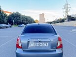 Hyundai Accent-4
