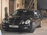 Mercedes E 220-21