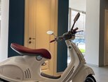 Vespa 946-4