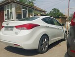 Hyundai Elantra-4