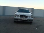 Mercedes E 220-1