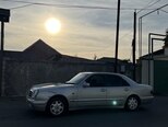 Mercedes E 220-3