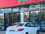 Hyundai Accent-14