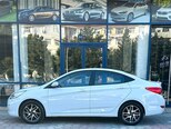 Hyundai Accent-12