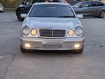 Mercedes E 240-1