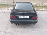 Mercedes 230 E-9