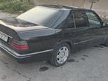 Mercedes 230 E-6