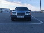 Mercedes 230 E-1