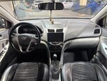Hyundai Accent-12