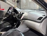 Hyundai Accent-11