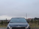 Kia Carnival-1