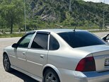 Opel Vectra-3