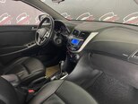 Hyundai Accent-13