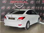 Hyundai Accent-14