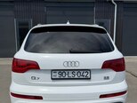 Audi Q7-4