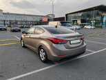 Hyundai Elantra-6