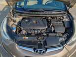 Hyundai Elantra-12