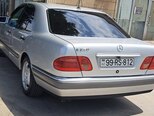 Mercedes E 240-8