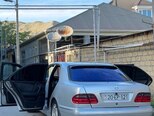 Mercedes E 200-2