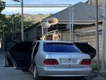 Mercedes E 200-4