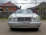 Mercedes E 230-1