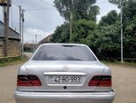 Mercedes E 230-4